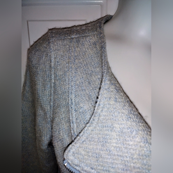 Isaac Mizrahi Blue Textured Peplum Moto Zip Front Wool Blend Jacket Sz M - Picture 9 of 10